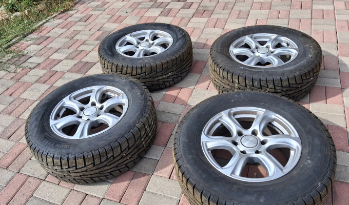 Срочно! Новая зимняя резина 265/65R17 для Prado 150/120