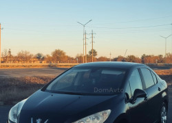 Peugeot 408 2013 года
