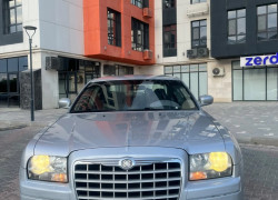Chrysler 300C 2005 года