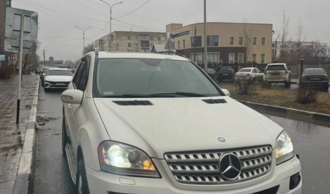 Mercedes-Benz ML-Класс 2007 года