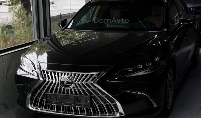Lexus ES 2025 года