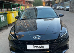Hyundai Elantra 2021 года