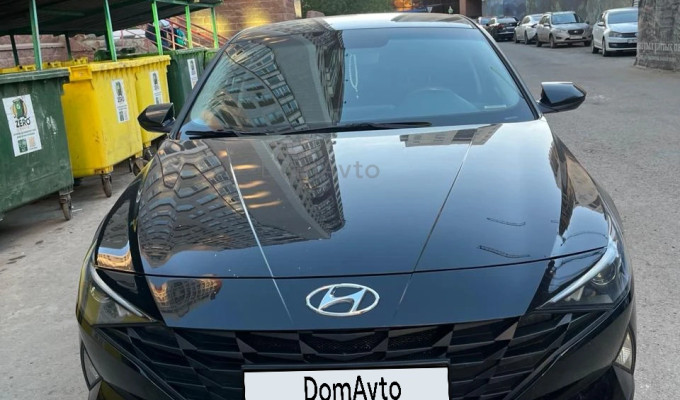 Hyundai Elantra 2021 года