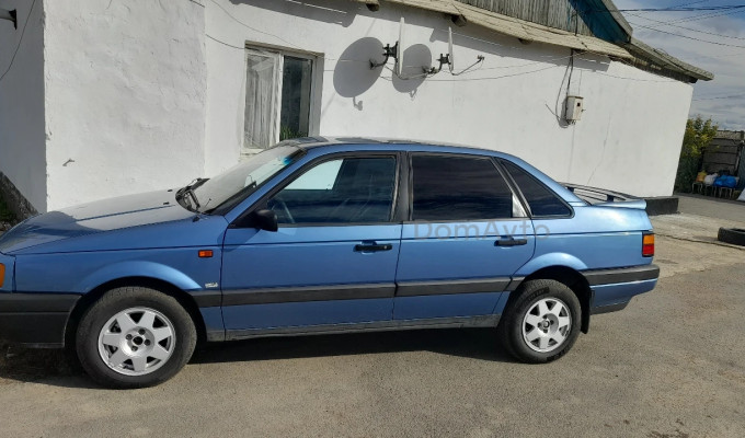 Volkswagen Passat 1992 года
