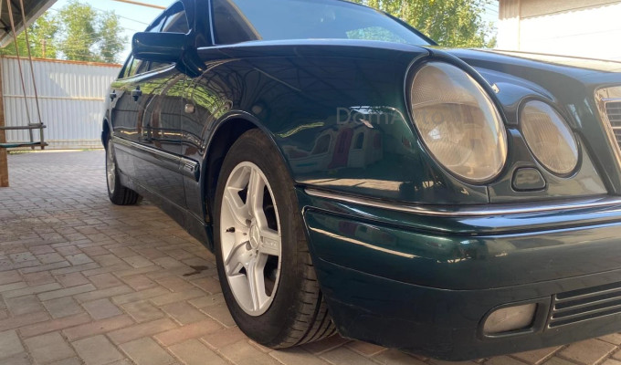 Mercedes-Benz E-Класс 1996 года