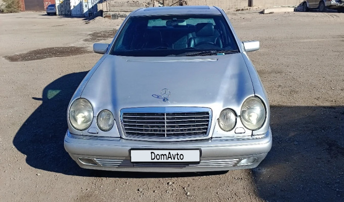 Mercedes-Benz E-Класс 1998 года