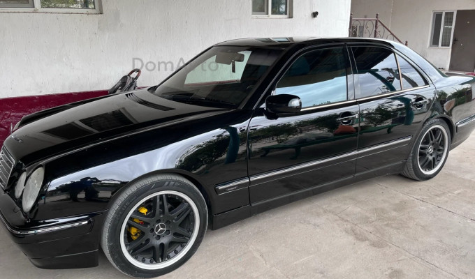 Mercedes-Benz E-Класс 2000 года