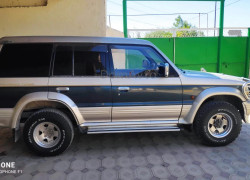 Mitsubishi Pajero 1993 года