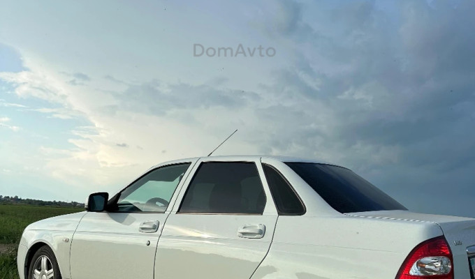 ВАЗ (Lada) Priora 2013 года