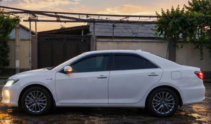 Toyota Camry 2016 года