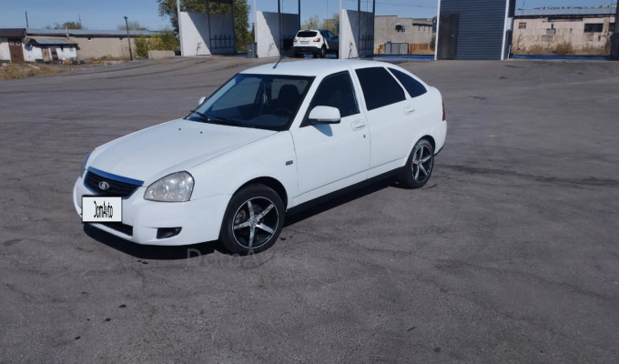 ВАЗ (Lada) Priora 2013 года