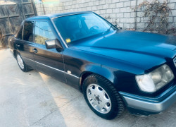 Mercedes-Benz E-Класс 1993 года