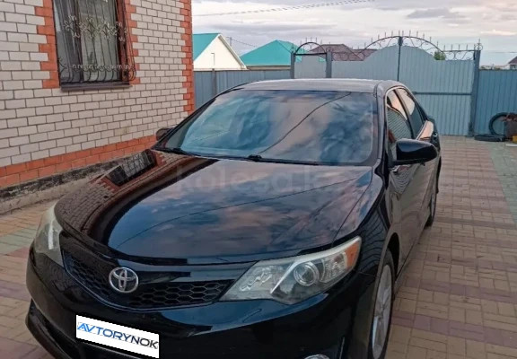 Toyota Camry 2013 года