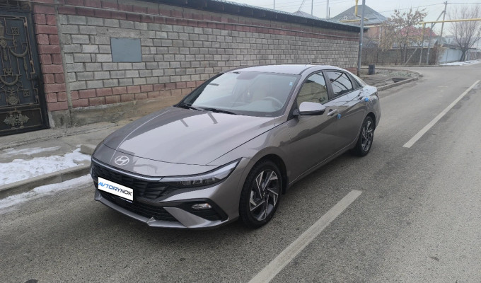 Hyundai Elantra 2025 года