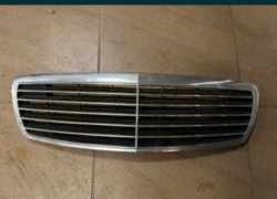Облицовка, решётка капота W211 mercedes benz