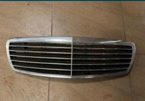 Облицовка, решётка капота W211 mercedes benz