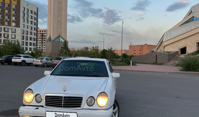 Mercedes-Benz E-Класс 1996 года