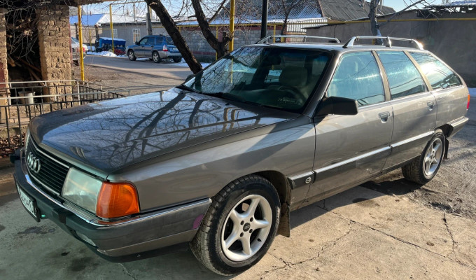 Audi 100 1988 года