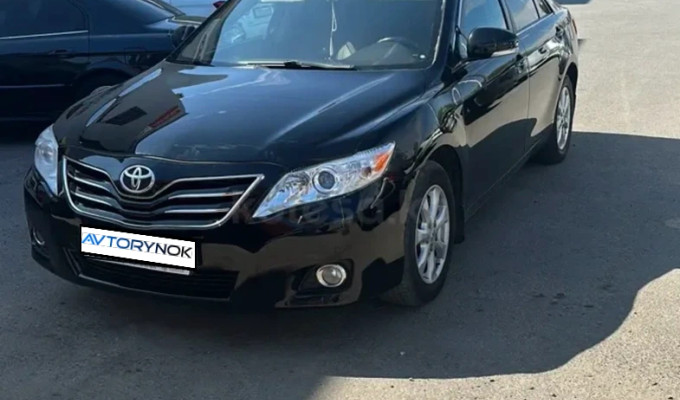 Toyota Camry 2011 года