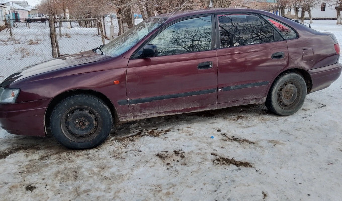 Toyota Carina E 1995 года