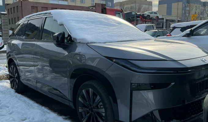 Toyota bZ4x 2025 года