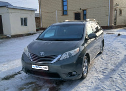 Toyota Sienna 2013 года
