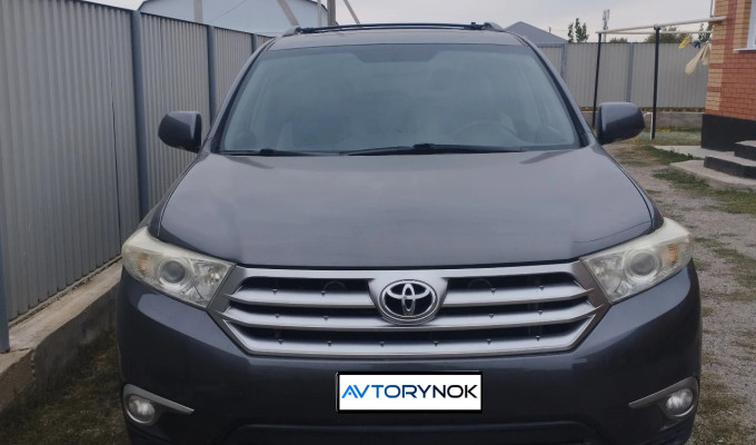 Toyota Highlander 2012 года