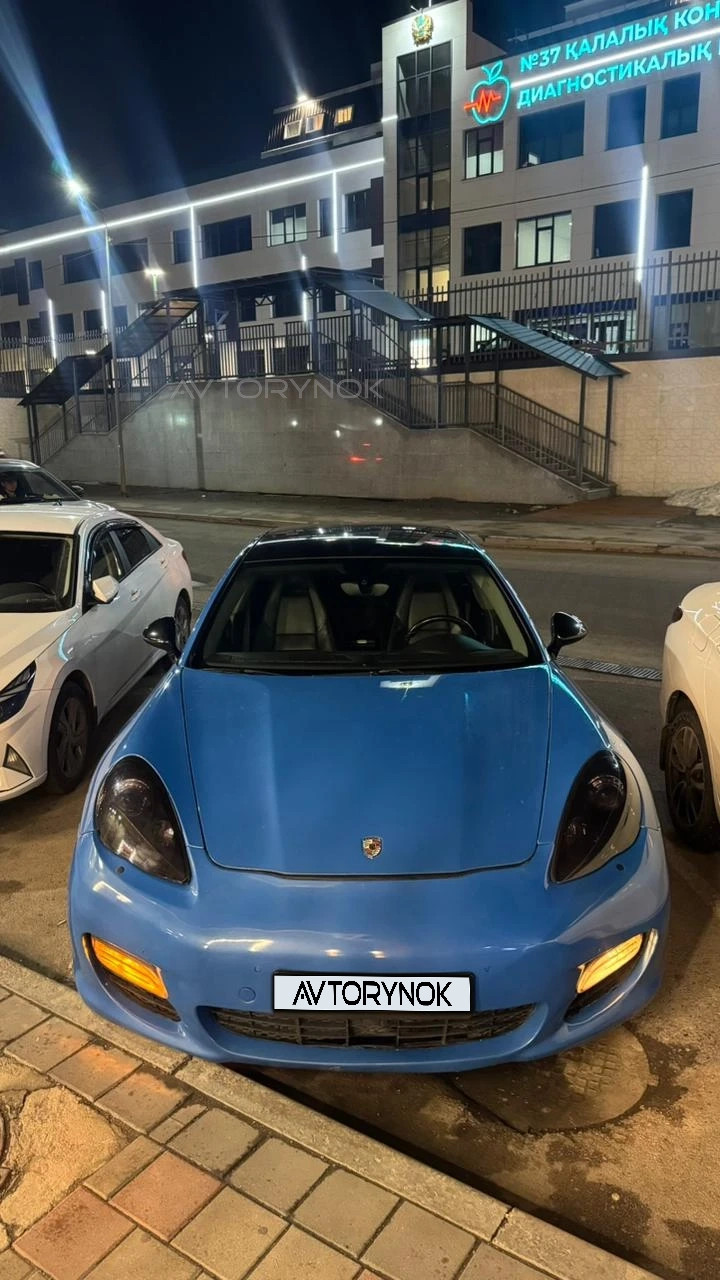 Porsche Panamera, 2010