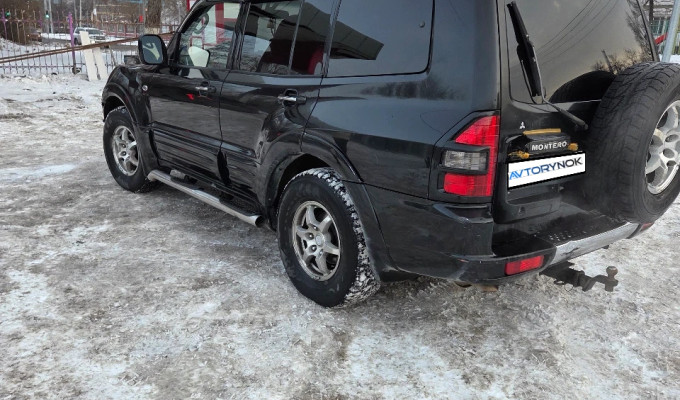 Mitsubishi Pajero 2001 года