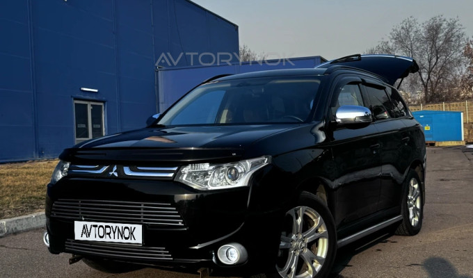 Mitsubishi Outlander 2012 года