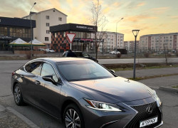 Lexus ES 2020 года