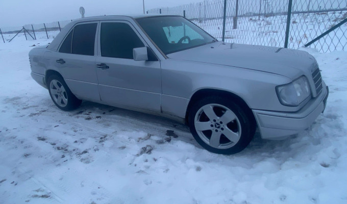 Mercedes-Benz E-Класс 1994 года