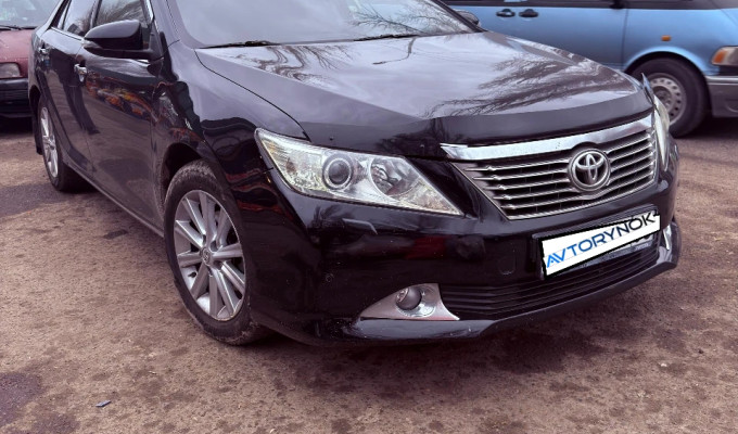 Toyota Camry 2012 года