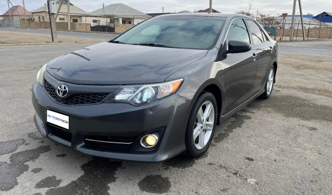 Toyota Camry 2012 года