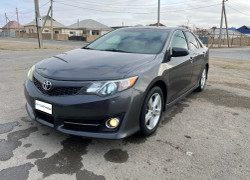 Toyota Camry 2012 года