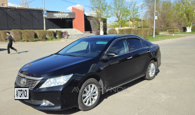 Toyota Camry 2012 года
