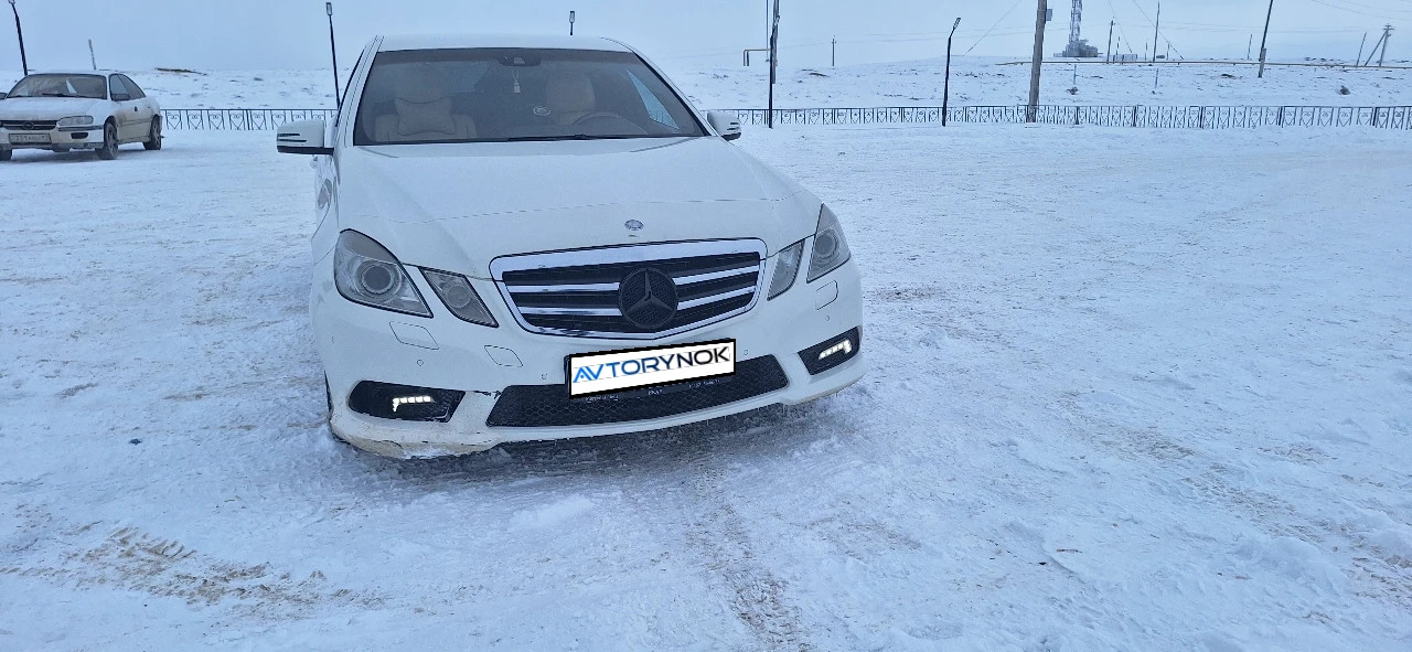 Mercedes-Benz E-Class, 2010