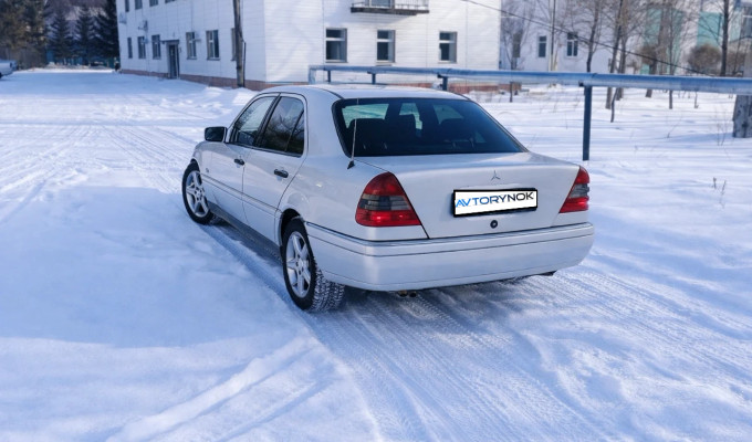 Mercedes-Benz C-Класс 1993 года