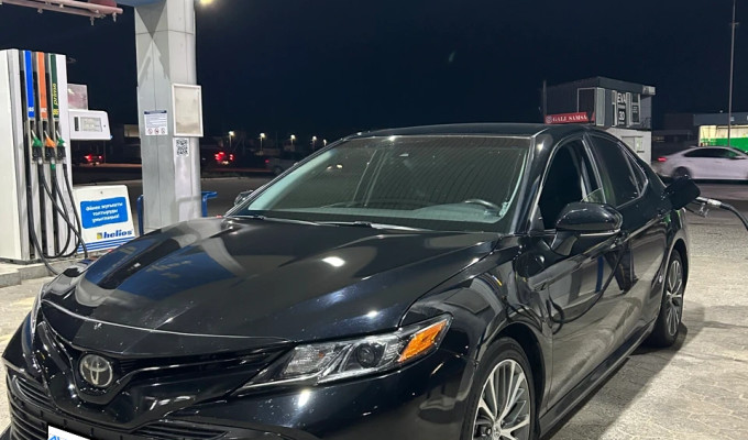 Toyota Camry 2017 года