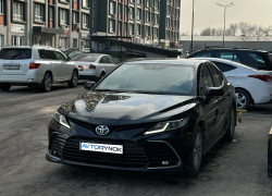 Toyota Camry 2021 года