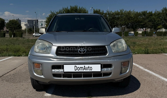 Toyota RAV4 2001 года