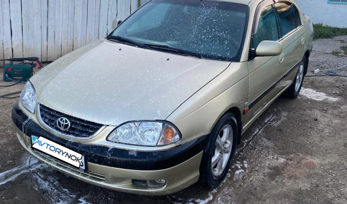 Toyota Avensis 2001 года