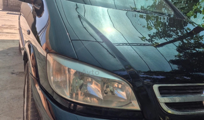 Opel Zafira 2005 года