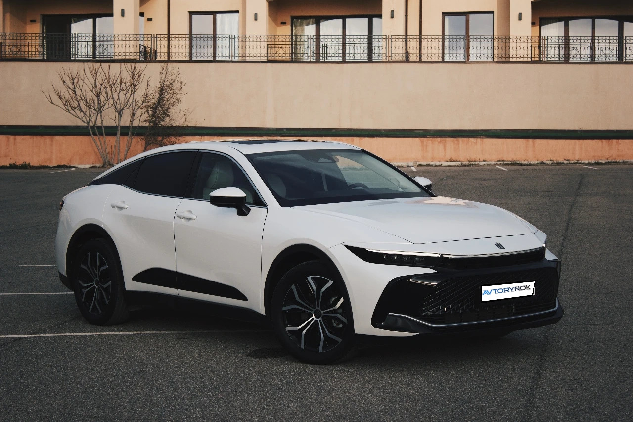 Toyota Crown, 2023