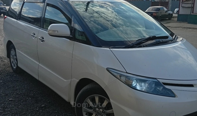 Toyota Estima 2009 года