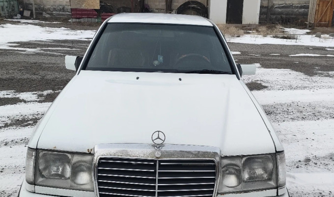 Mercedes-Benz E-Класс 1987 года