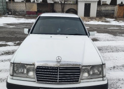 Mercedes-Benz E-Класс 1987 года