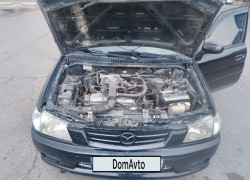 Mazda Demio 2002 года