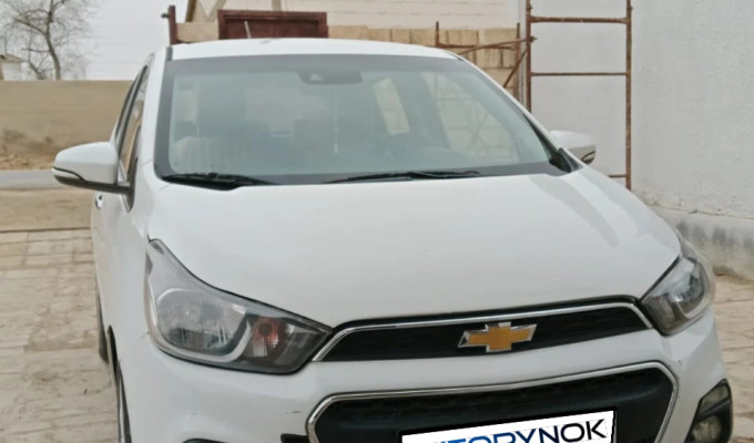 Chevrolet Spark 2017 года