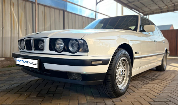 BMW 5 серия 1993 года